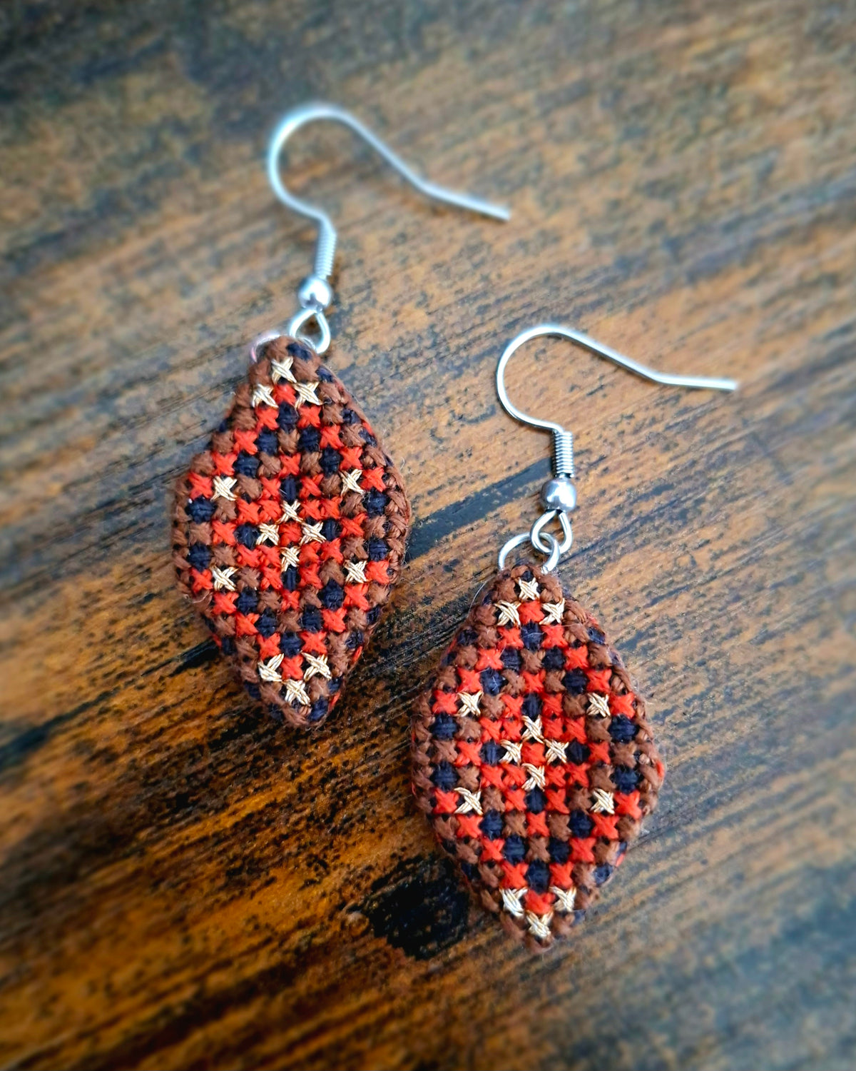 Boucles d’oreilles brodées à la main, Balade d'automne - lumière du soir