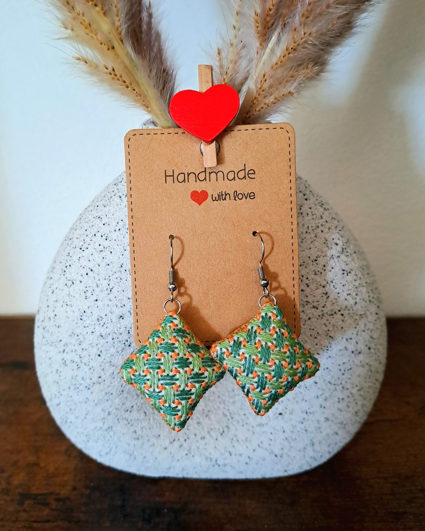 Boucles d’oreilles brodées à la main, Verger d'Eté