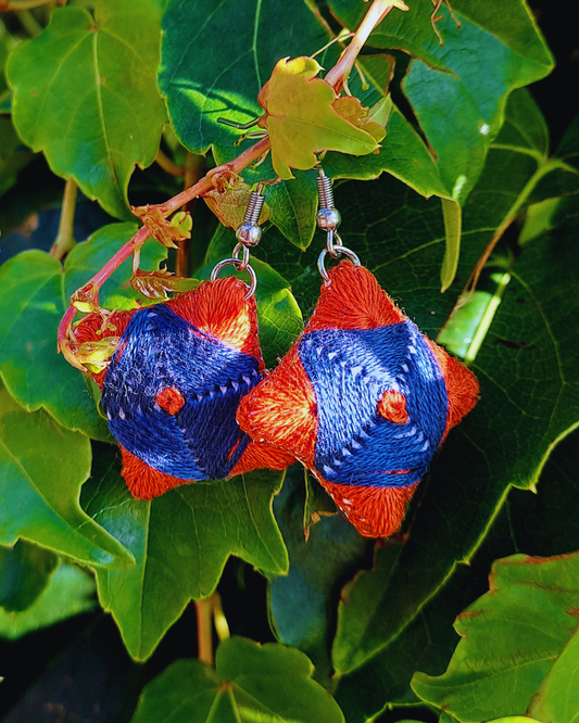 Boucles d’oreilles brodées à la main, Crépuscule