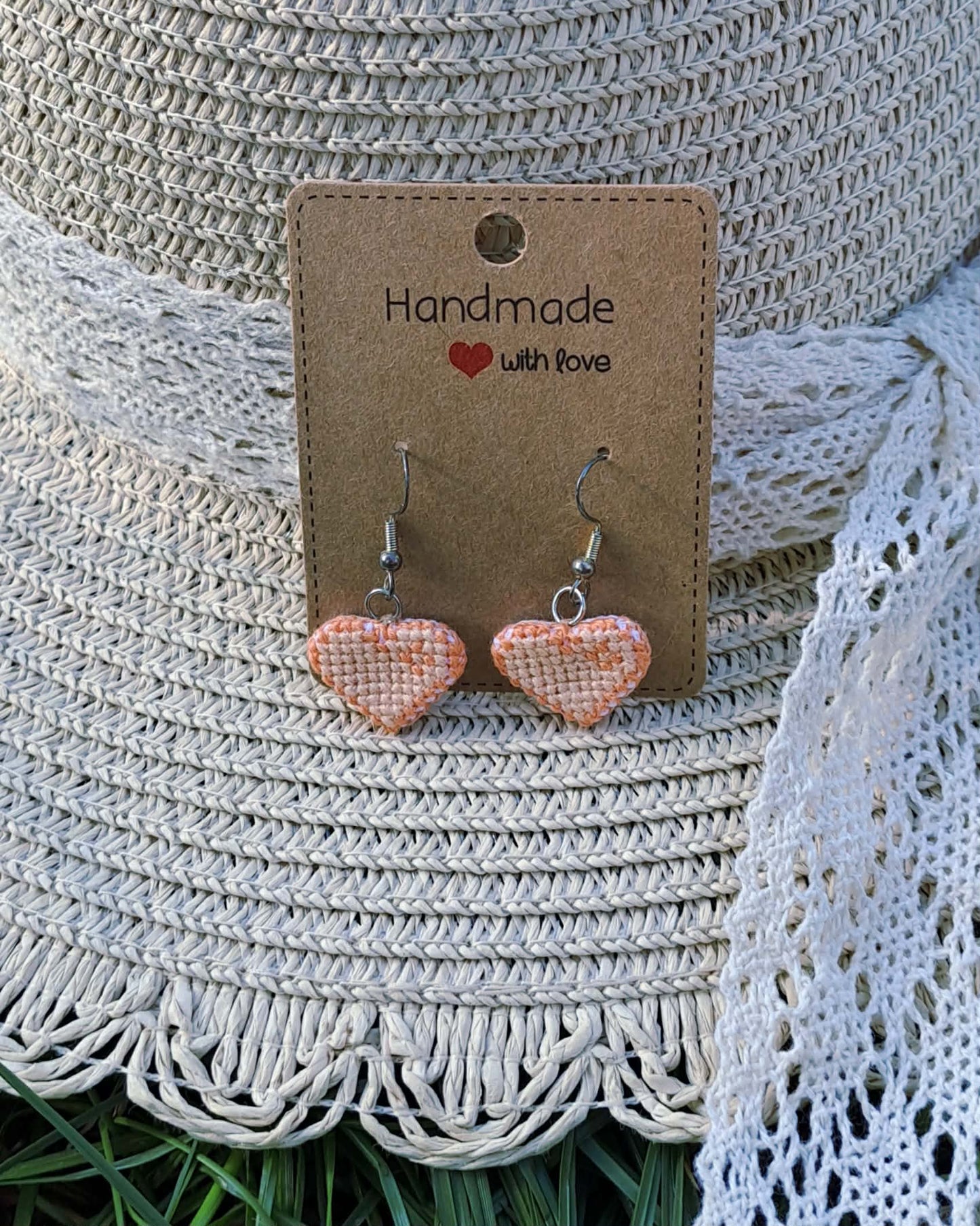 Boucles d’oreille brodées à la main, PixelHeart orange