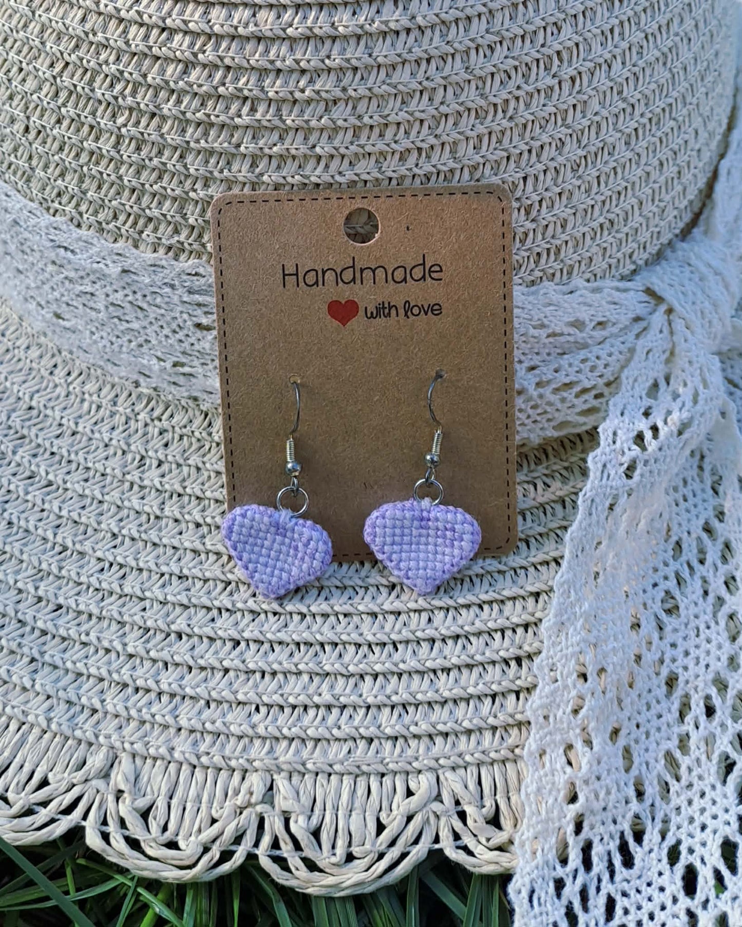 Boucles d’oreille brodées à la main, PixelHeart violet