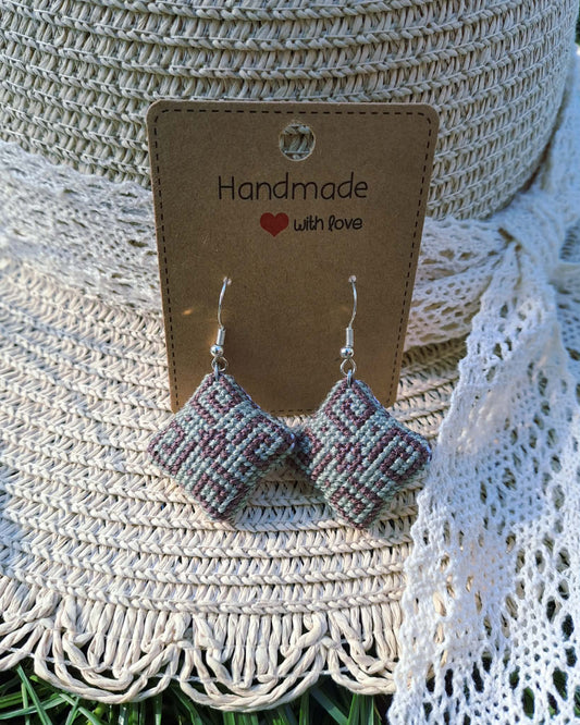 Boucles d’oreilles brodées à la main, Eole vert