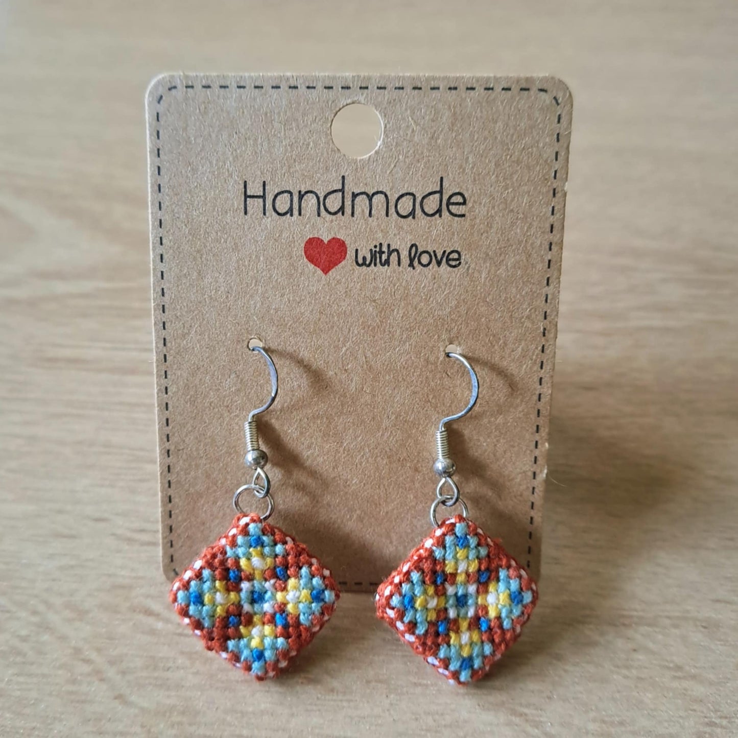 Boucles d’oreille brodées à la main, Ethnik